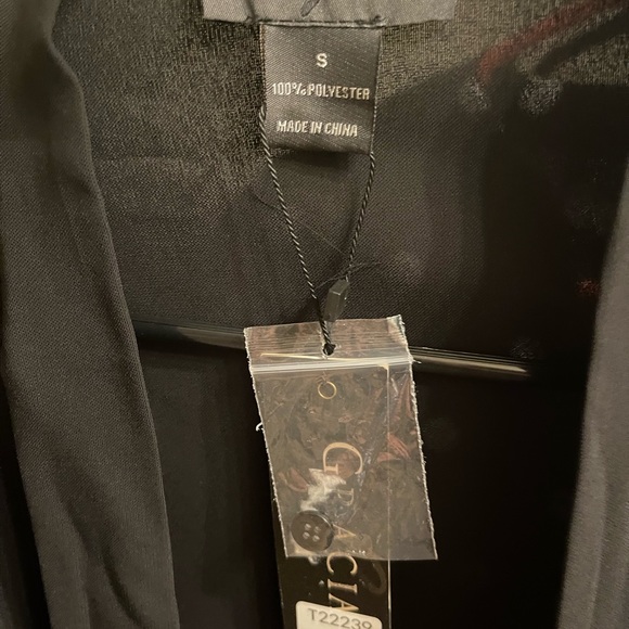 Elegant Black blouse - Picture 5 of 6